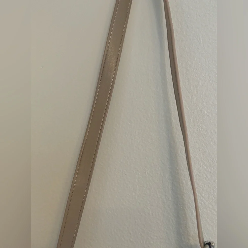 Steve Madden Tan Crossbody Bag with Structured Design - Picture 9 of 15